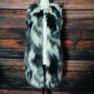 Almost Famous Sweater Vest M Faux Fur Open Front